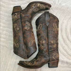 Circle G Brown Embroidered Cowboy Boots